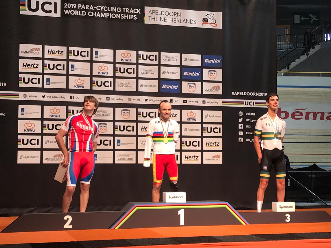 Иван Ермаков выиграл серебряную медаль в третий день чемпионата мира по велоспорту среди лиц с ПОДА и нарушением зрения в Нидерландах