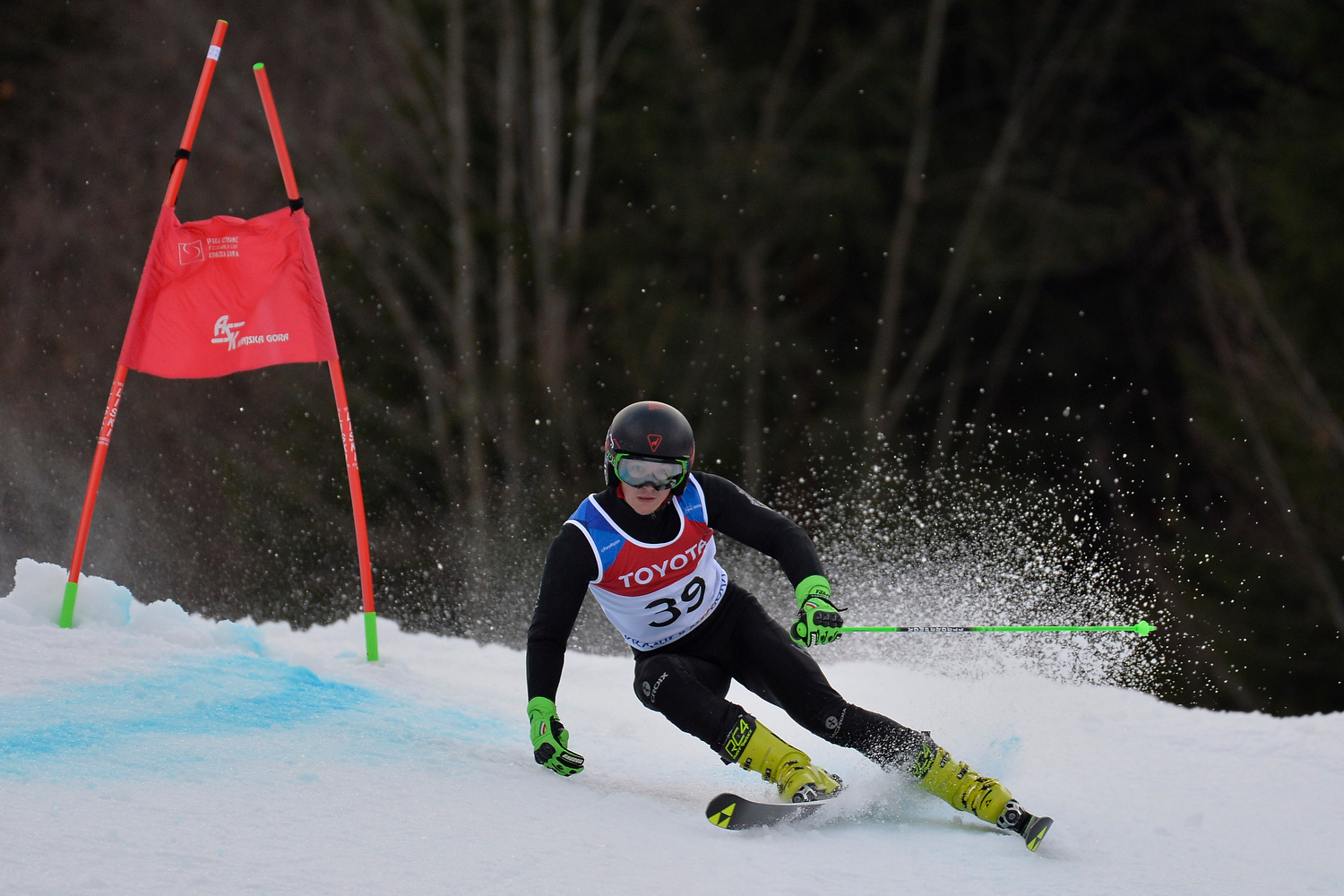 3 золотые и 1 серебряную медали завоевали российские спортсмены c ПОДА на 4-м этапе Кубка мира по горнолыжному спорту среди в Словении