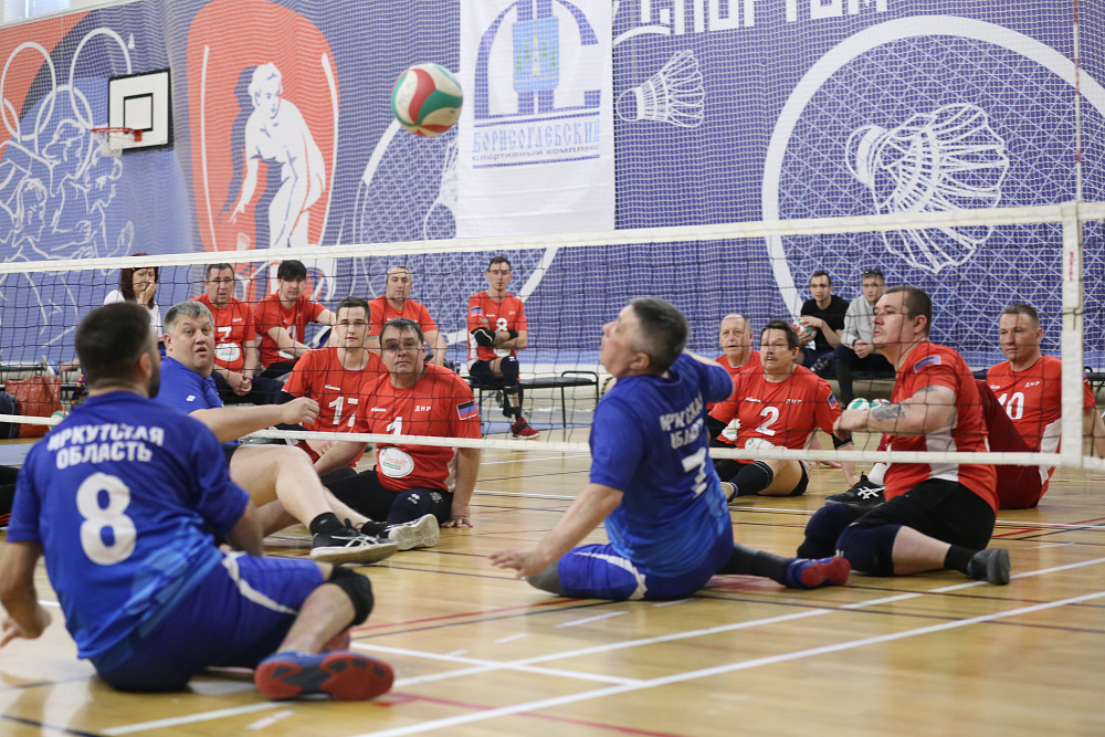 Мужская сборная команда Свердловской области и женская сборная Москвы стали победителями Кубка России по волейболу сидя