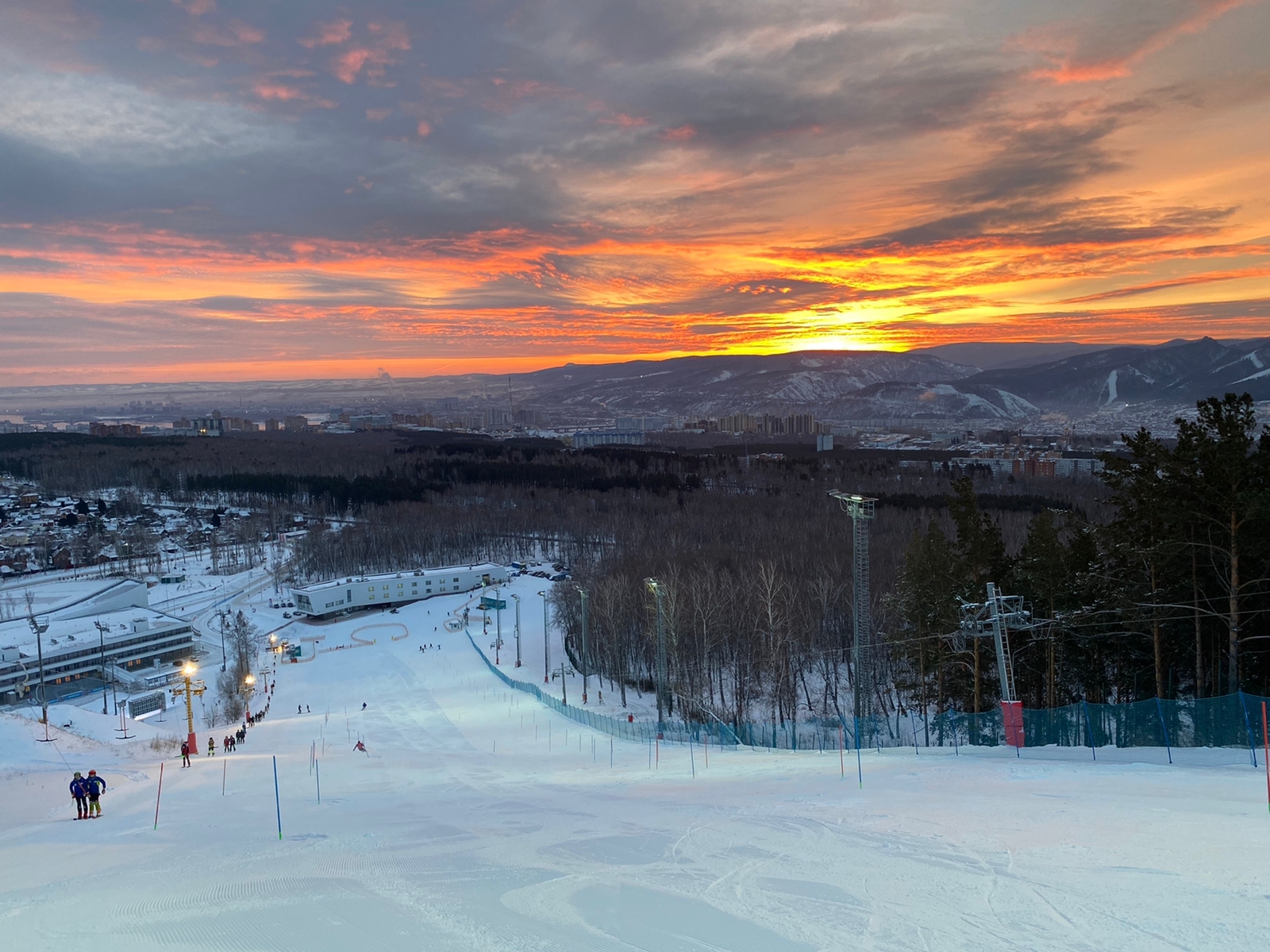 Спортсмены паралимпийской сборной России завоевали медали чемпионата Сибирского Федерального Округа по горнолыжному спорту