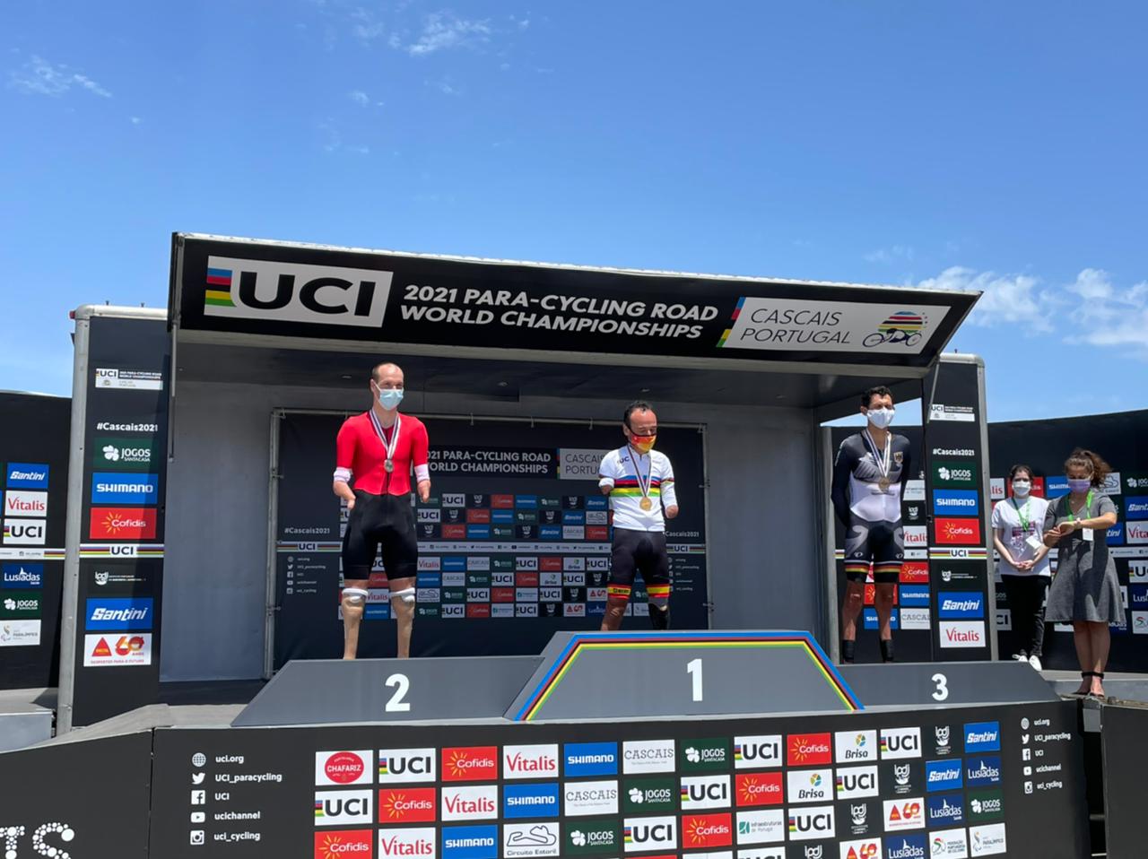        1 серебряную и 2 бронзовые медали завоевали российские спортсмены по итогам первого дня чемпионата мира по паравелоспорту на шоссе в Португалии      