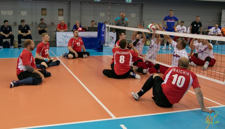 Сборные команды России вышли в полуфинал чемпионата Европы по волейболу сидя в Венгрии