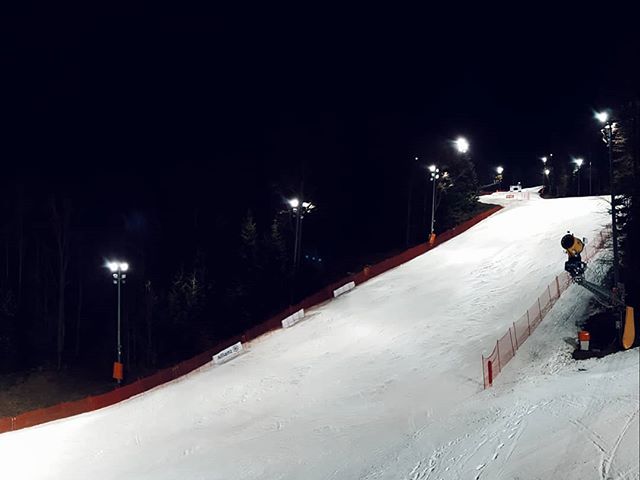 Российские спортсмены с ПОДА вступают в борьбу за медали 4 этапа Кубка мира по горнолыжному спорту в Словении