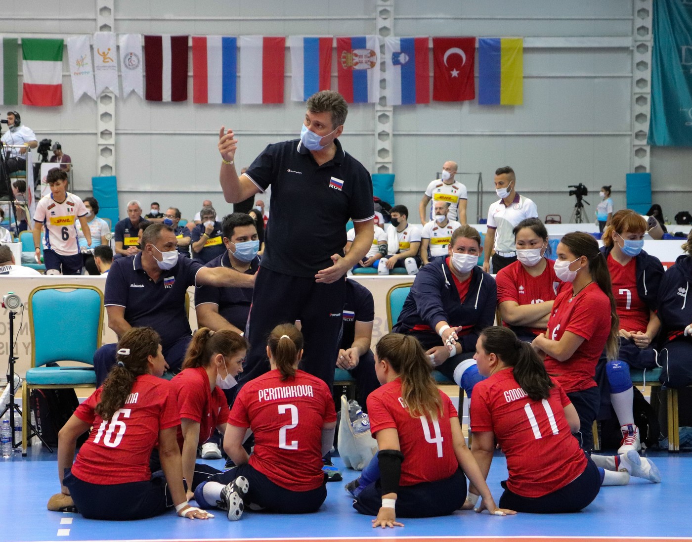        Мужская и женская сборные России вышли в финал чемпионата Европы по волейболу сидя      