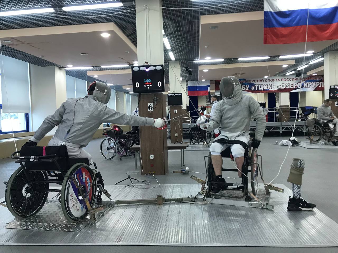 Сильнейшие фехтовальщики с поражением опорно-двигательного аппарата на сборах в Московской области